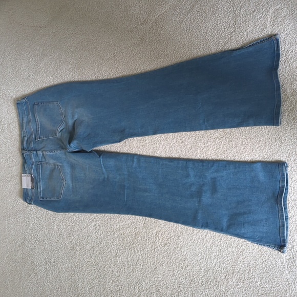 High rise sculpting bootcut jeans - Picture 12 of 14